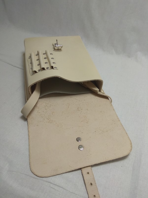 Světlá brašna pro lesníky z hovězinové kůže 26x20x5 cm