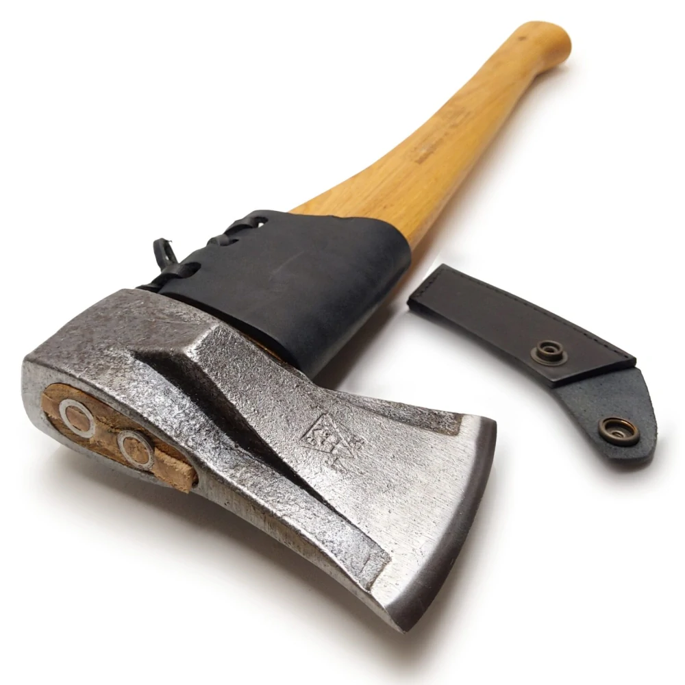 Sekera štípací KRUMPHOLZ 2000g s koženým pouzdrem s násadou hickory 80cm (0377)