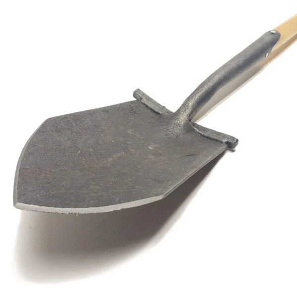 Rýč kovaný špičatý s nášlapem KRUMPHOLZ, Anglický typ, jasanová násada -T 115cm (1770)