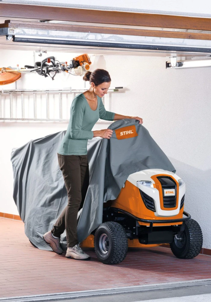 Krycí plachta pro zahradní traktor Stihl AAH 300 (69077002101)