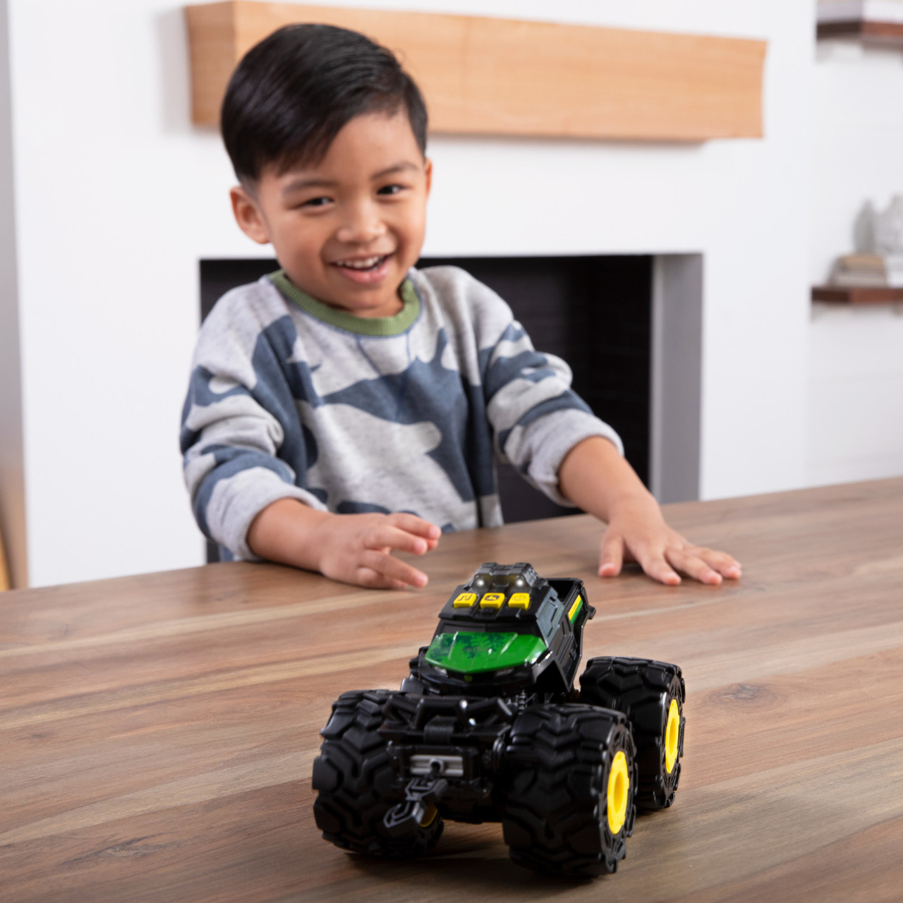 John Deere Gator s velkými pneu Tomy (37929)