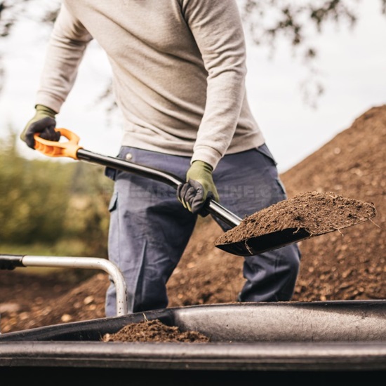 Lopata na beton Fiskars Solid™+ (1067518)