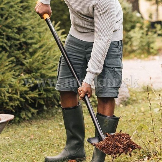 Lopata Fiskars Solid™ s rovným držadlem (1066720)