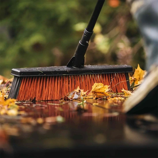 Univerzální koště Fiskars Solid™ (L) (1025926)