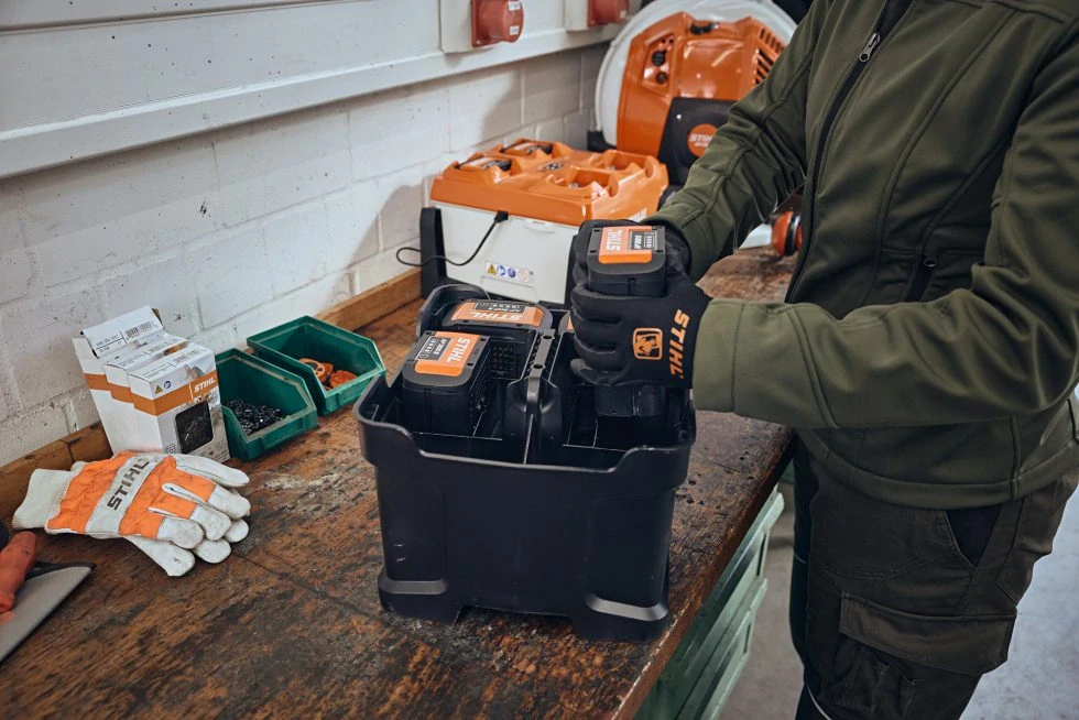 Nosič pro 6 akumulátorů AP Stihl (48504900600)