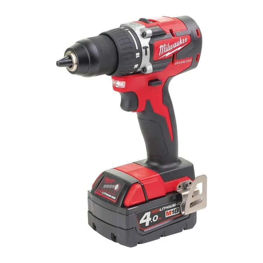 Milwaukee M18 CBLPD-402C kompaktní aku příklepová vrtačka 2x 4,0 Ah