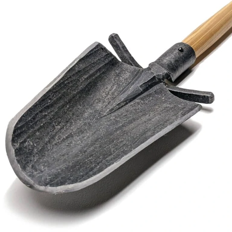 Rýč kovaný KRUMPHOLZ s kulatou špicí zahnutý, jasanová násada 110cm (1579)