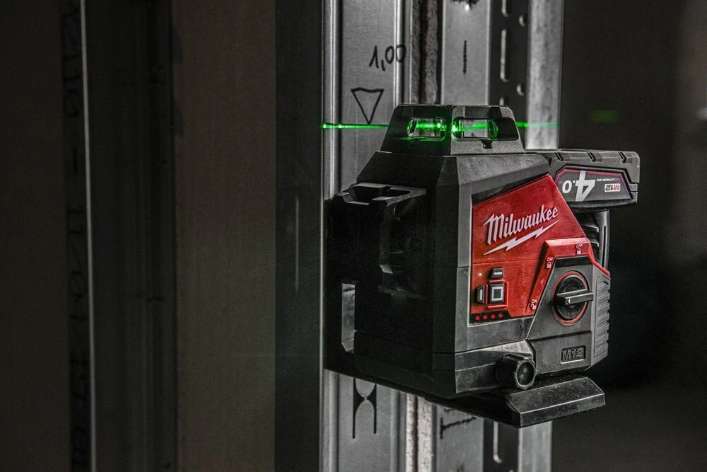 Milwaukee M12 3PL-401C zelený laser 3×360°