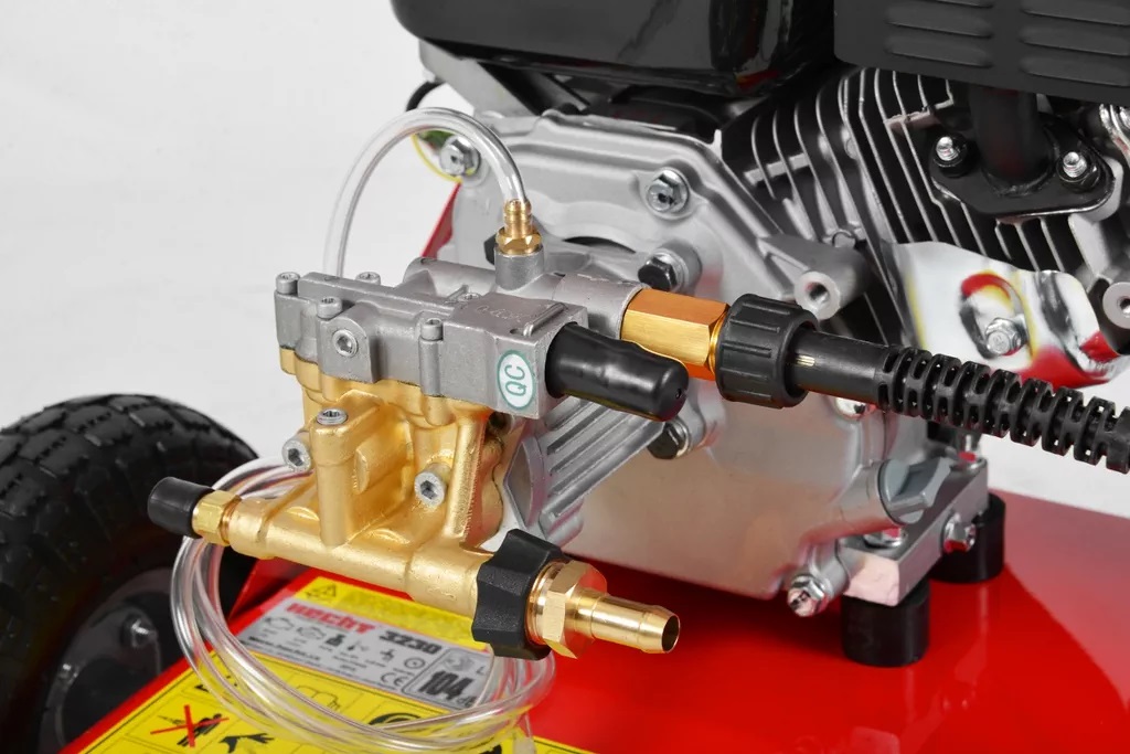 Vysokotlaká motorová myčka - HECHT 3230