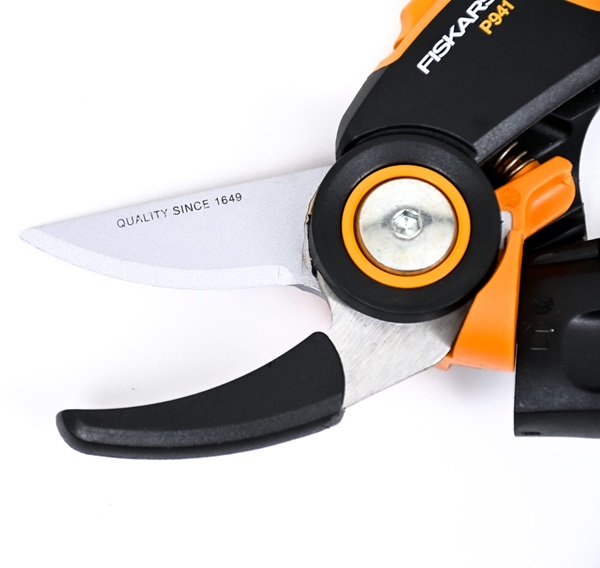 Zahradní nůžky X-series™, jednočepelové (L) P941 Fiskars (1057174)