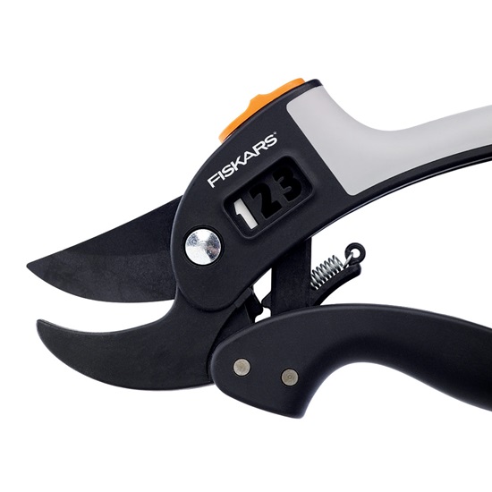 Jednobřitové zahradní nůžky Fiskars PowerStep™ P83 (1000575)