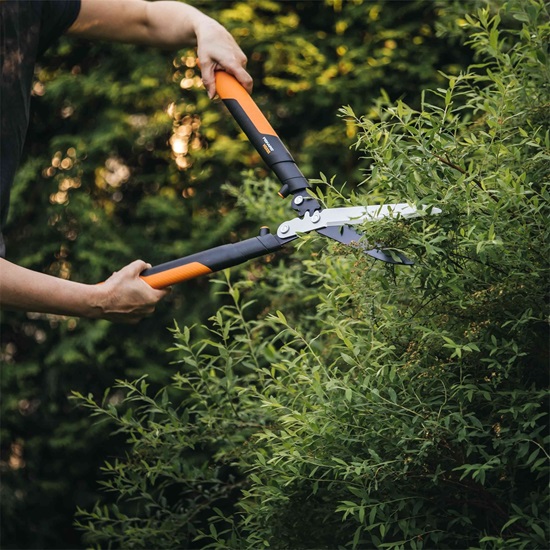 Nůžky na živý plot Fiskars PowerGear™ X s oboustranným převodem HSX92 (1023631)