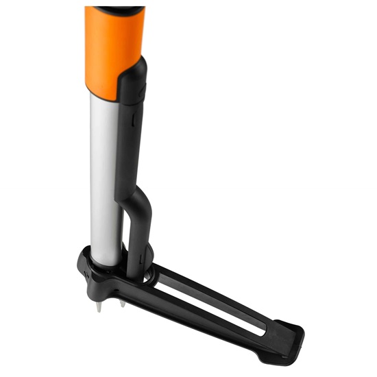 Teleskopický vytrhávač plevele Fiskars SmartFit™ (1020125)