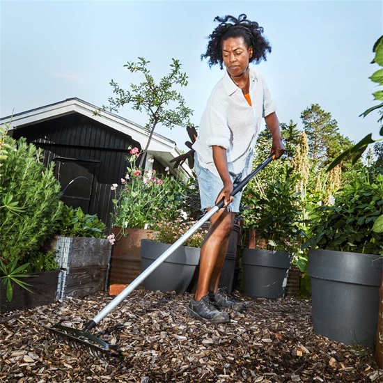 Hrábě na hlínu Fiskars X-series™ M (1027039)
