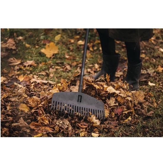 Hrábě na listí Solid™ Fiskars M, bez násady (1063089)