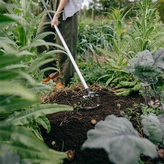 Škrabka na plevel Fiskars X-series™ (1027042)