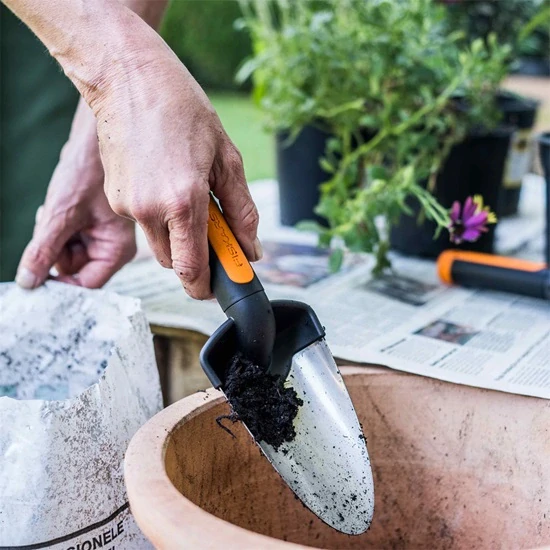 Ruční lopatka Fiskars Premium™ (1000726)