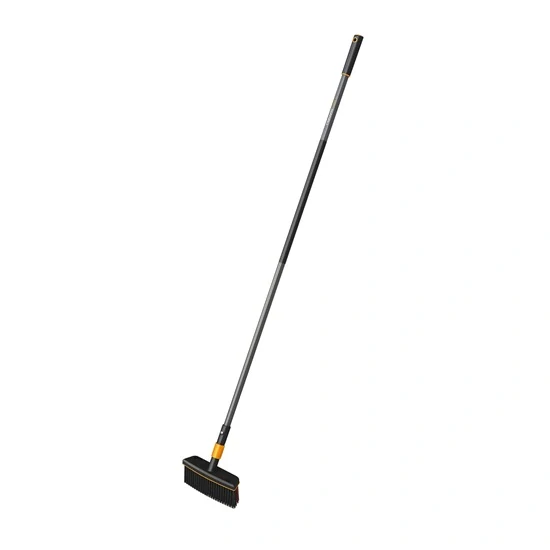 Koště Fiskars QuikFit™ univerzální (1001417)