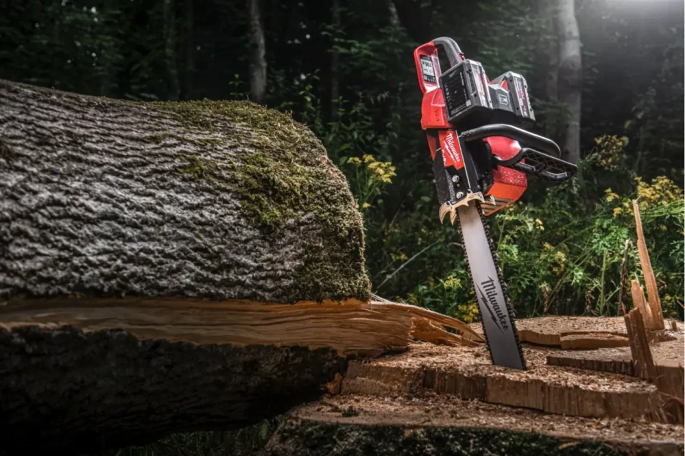 Aku řetězová pila Milwaukee M18 F2CHS50-802, lišta 50 cm, 2x Aku M18 FB8 + M18 DFC (4933480121)
