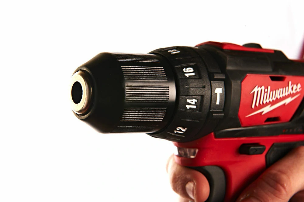 Milwaukee M12 BPD-402C M12™ kompaktní příklepová vrtačka
