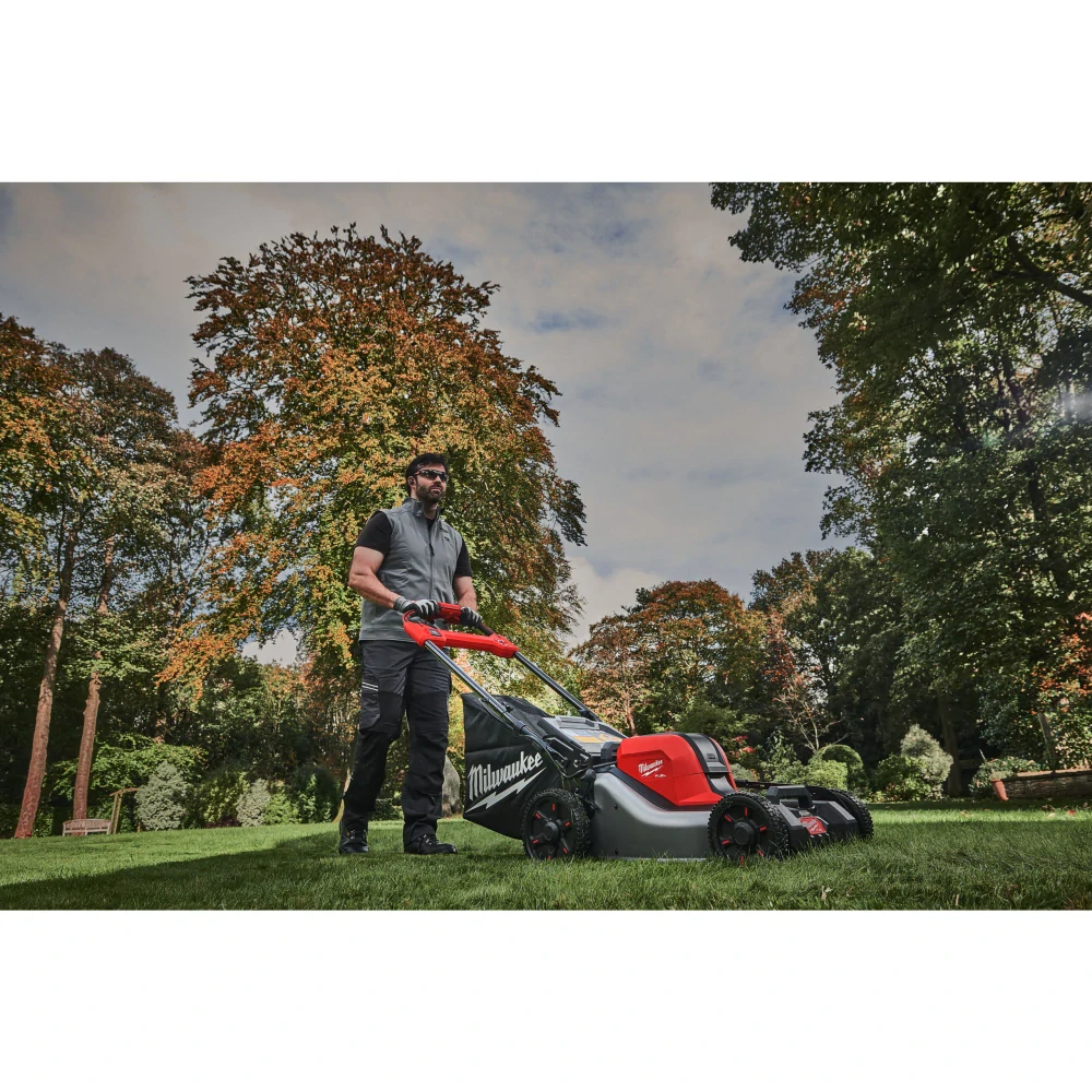 Milwaukee M18 F2LM46-802 FUEL™ aku sekačka 46 cm