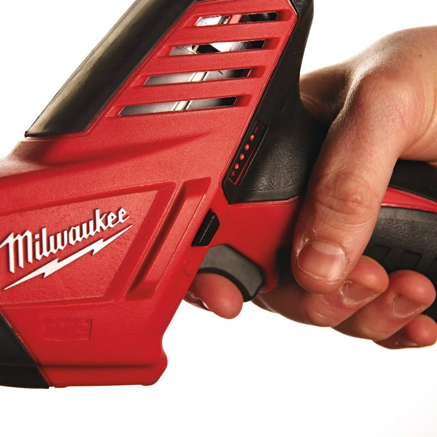 Milwaukee C12 HZ-202C HACKZALL 2× 2,0 Ah