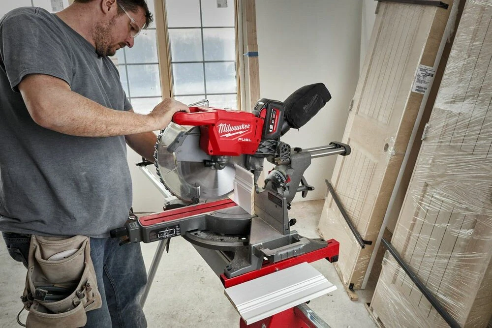 Milwaukee M18 FMS305-0 FUEL pokosová pila 305 mm