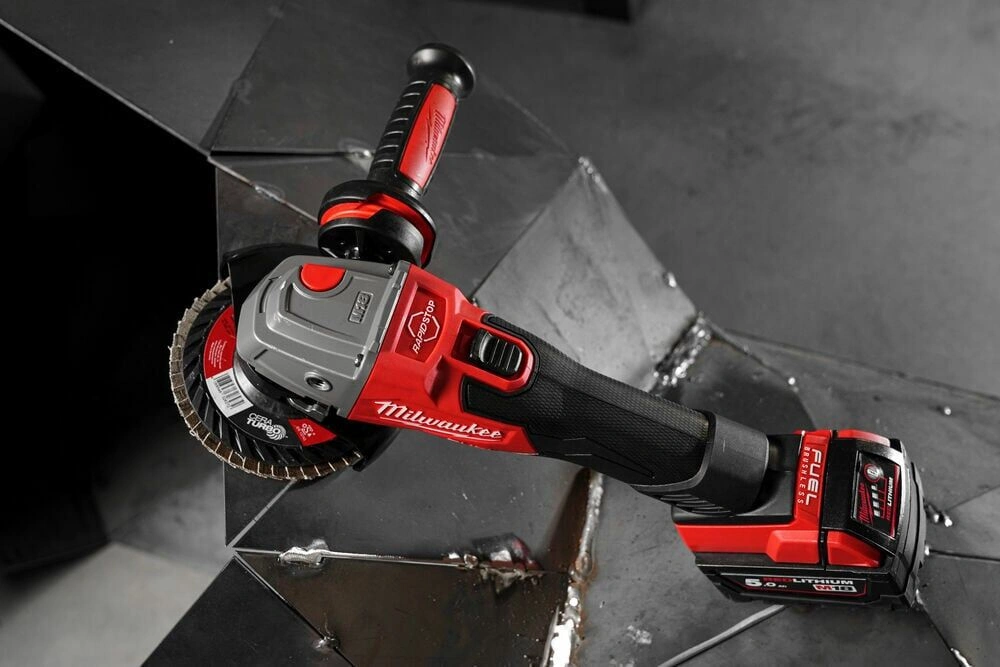 Milwaukee M18 FSAG125XB-0X FUEL s brzdou