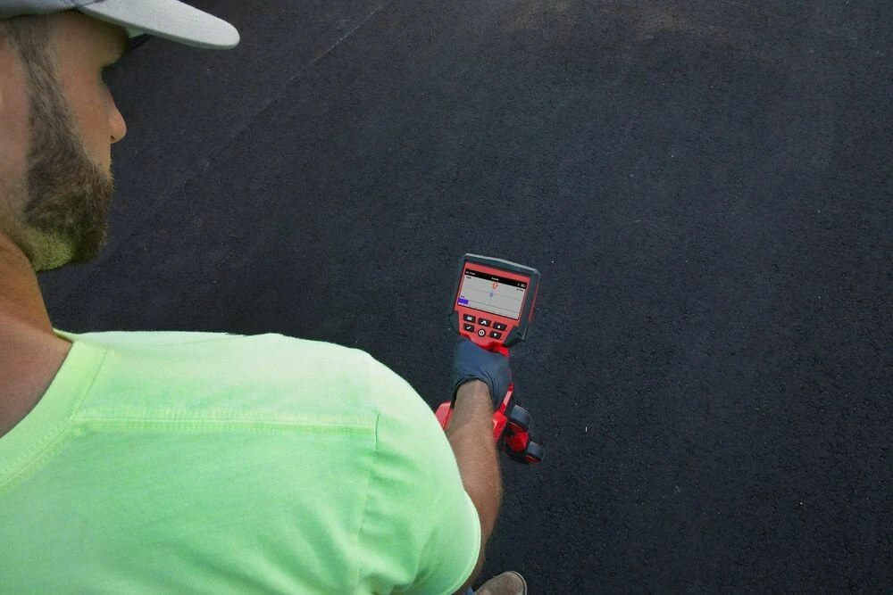Milwaukee M12 PL-0C lokátor potrubí