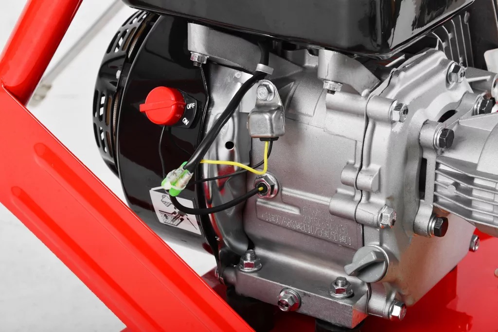 Vysokotlaká motorová myčka - HECHT 3230