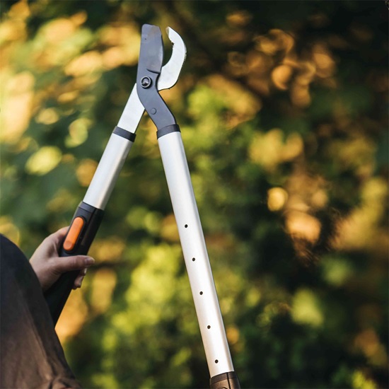 Nůžky na silné větve Fiskars SmartFit™ teleskopické, dvoučepelové L86 (1013564)