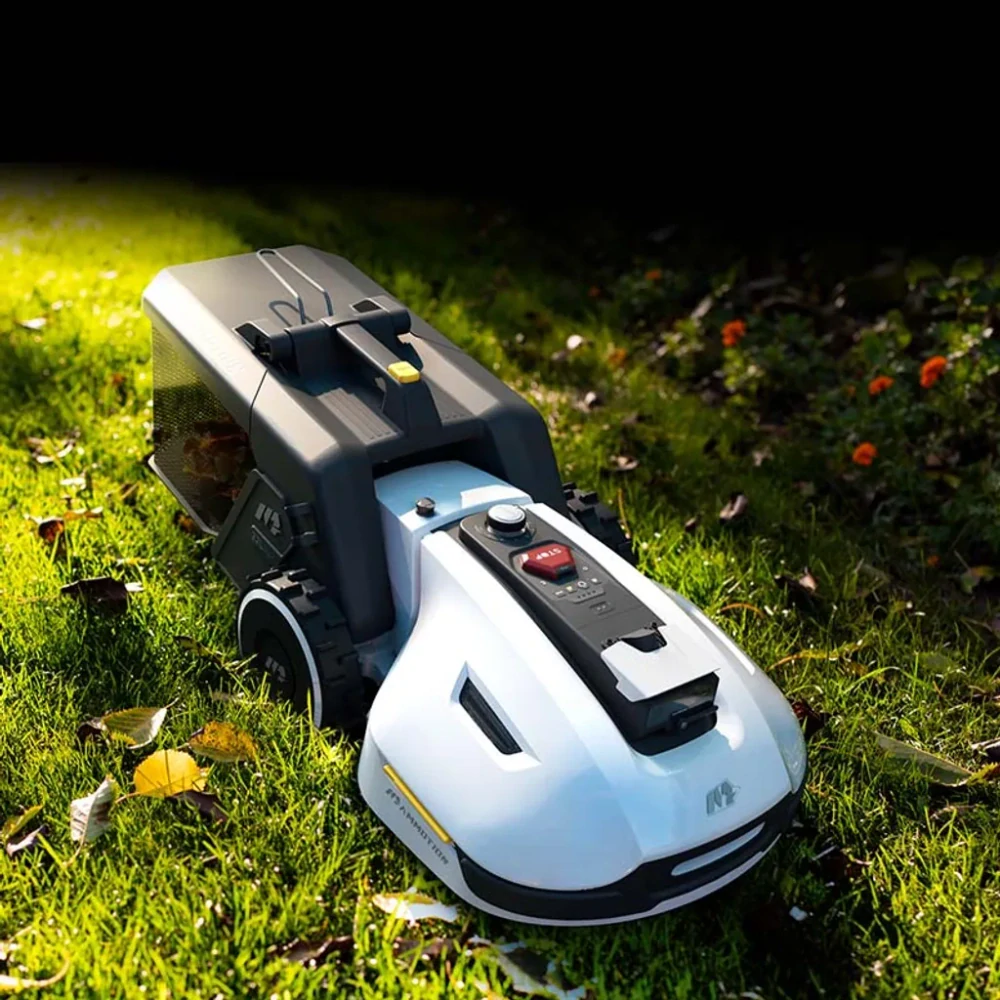 Robotická sekačka Mammotion YUKA 2000 s košem, model 2025