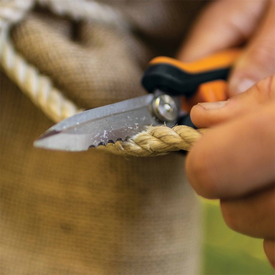 Dvoubřité univerzální nůžky Fiskars Solid™ SP320 (1063328)