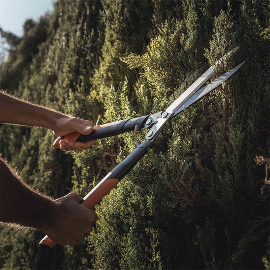 Nůžky na živý plot Fiskars PowerGear™ X s oboustranným převodem HSX92 (1023631)