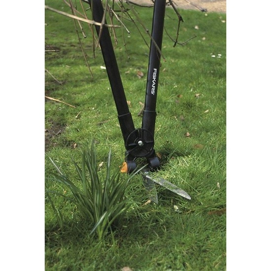 Nůžky na trávu a živý plot Fiskars PowerLever™ GS53 pákové (1001565)