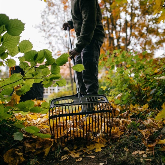 Lopatové hrábě Fiskars Ergonomic™ (1077116)