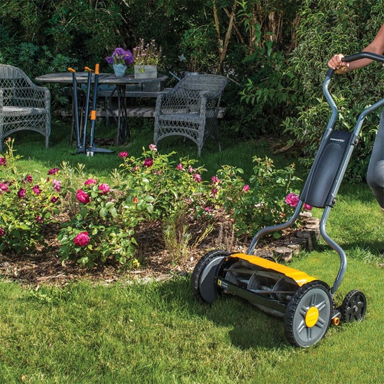 Vřetenová sekačka Fiskars StaySharp™ Plus (1015649)