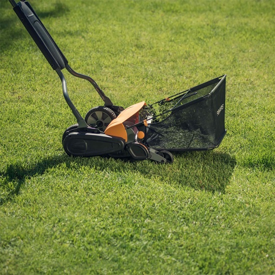 Koš na trávu Fiskars StaySharp™ (1000592)