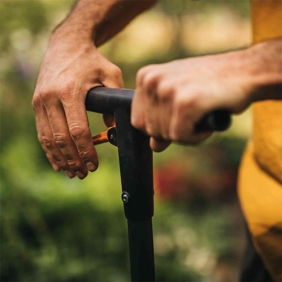 Sazeč cibulovin Fiskars Ergo™ (1057078)