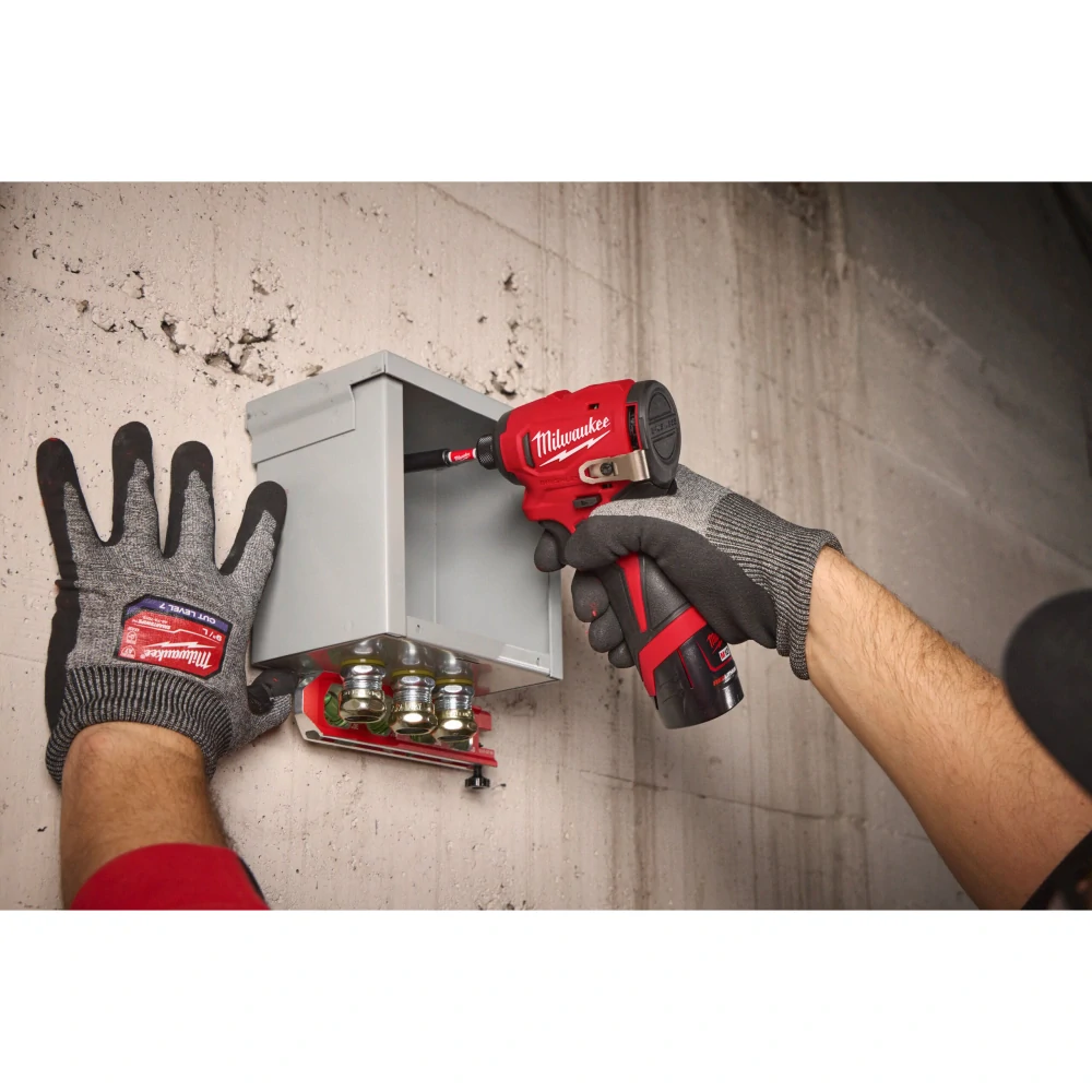 Milwaukee M12BLIDRC-202C aku rázový utahovák 1/4" Hex 124 Nm