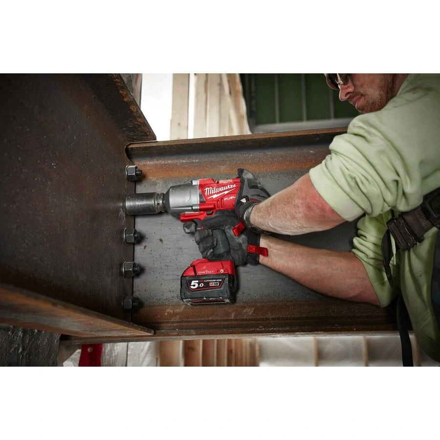 Milwaukee M18 ONEFHIWF12-502X rázový utahovák 1898 Nm