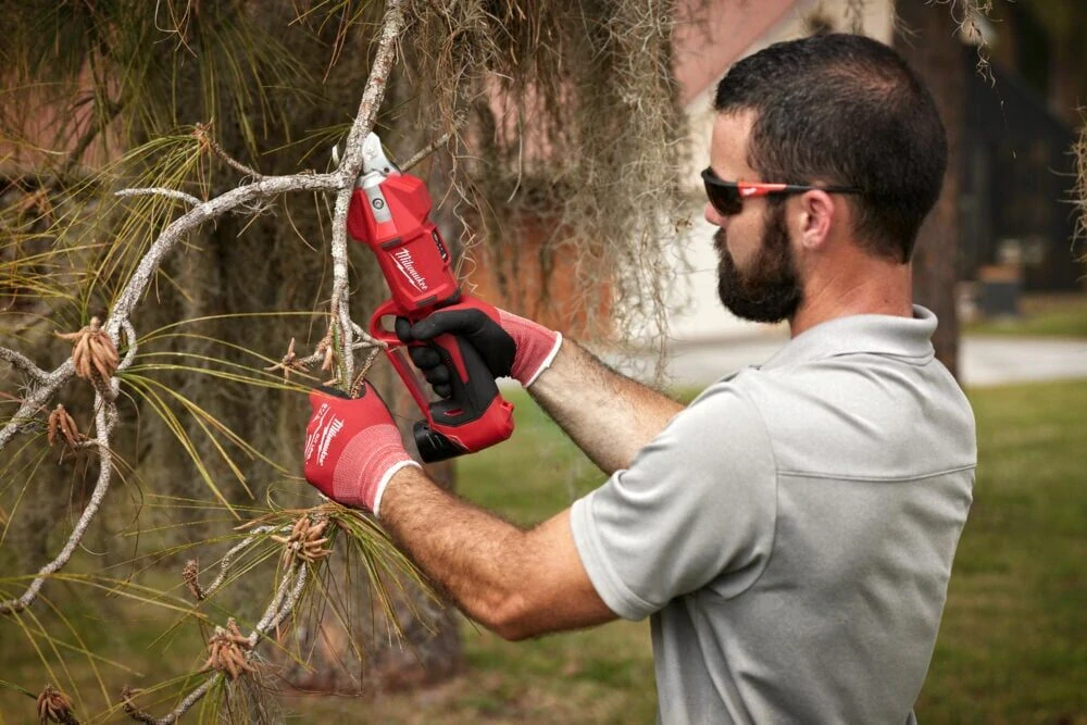 Milwaukee M12 BLPRS-0 zahradní nůžky 32 mm