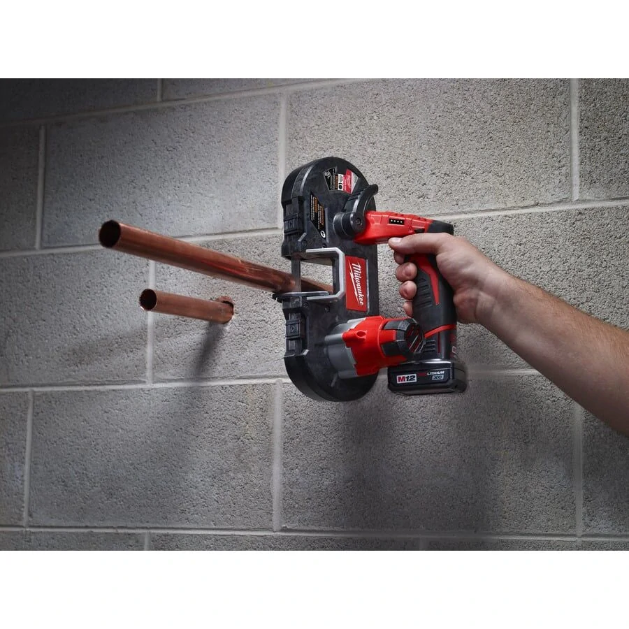 Milwaukee M12 BS-402C pásová pila 2× 4,0 Ah |