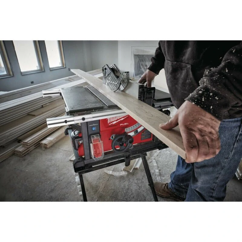 Milwaukee M18 FTS210-0 stolní pila 210 mm