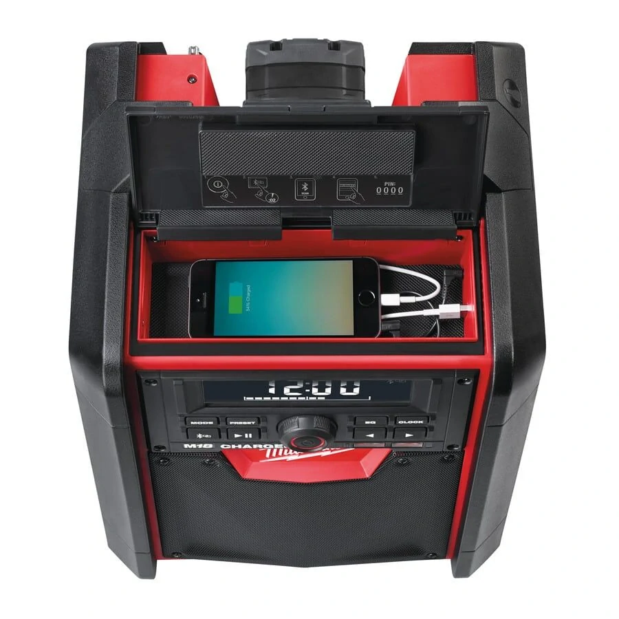 Milwaukee M18 RC-0 Bluetooth rádio a nabíječka