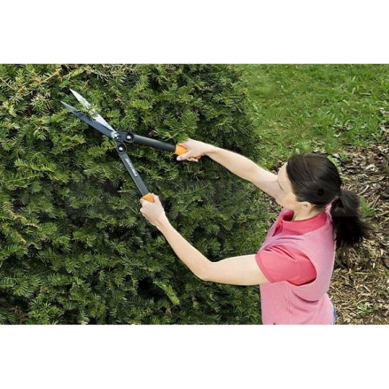 Nůžky na živý plot se zubovým převodem Fiskars PowerGear™ HS72 (1000596)