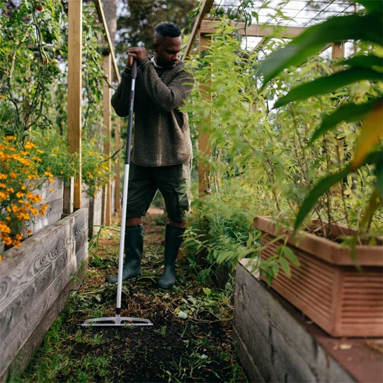 Hrábě na hlínu Fiskars X-series™ M (1027039)