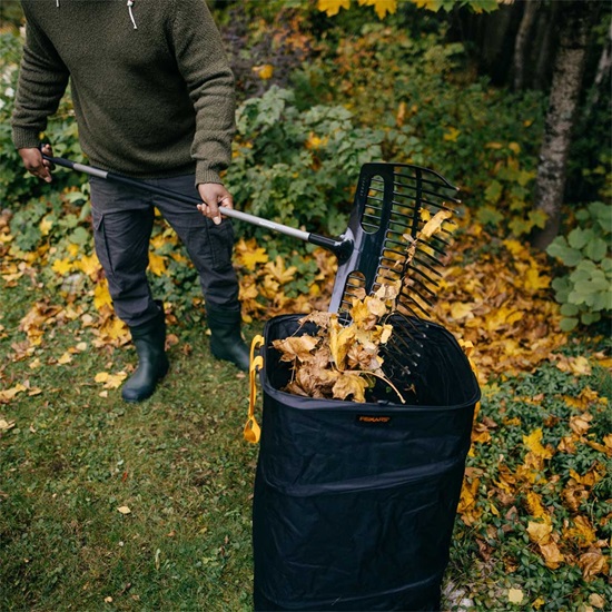 Lopatové hrábě Fiskars Ergonomic™ (1077116)