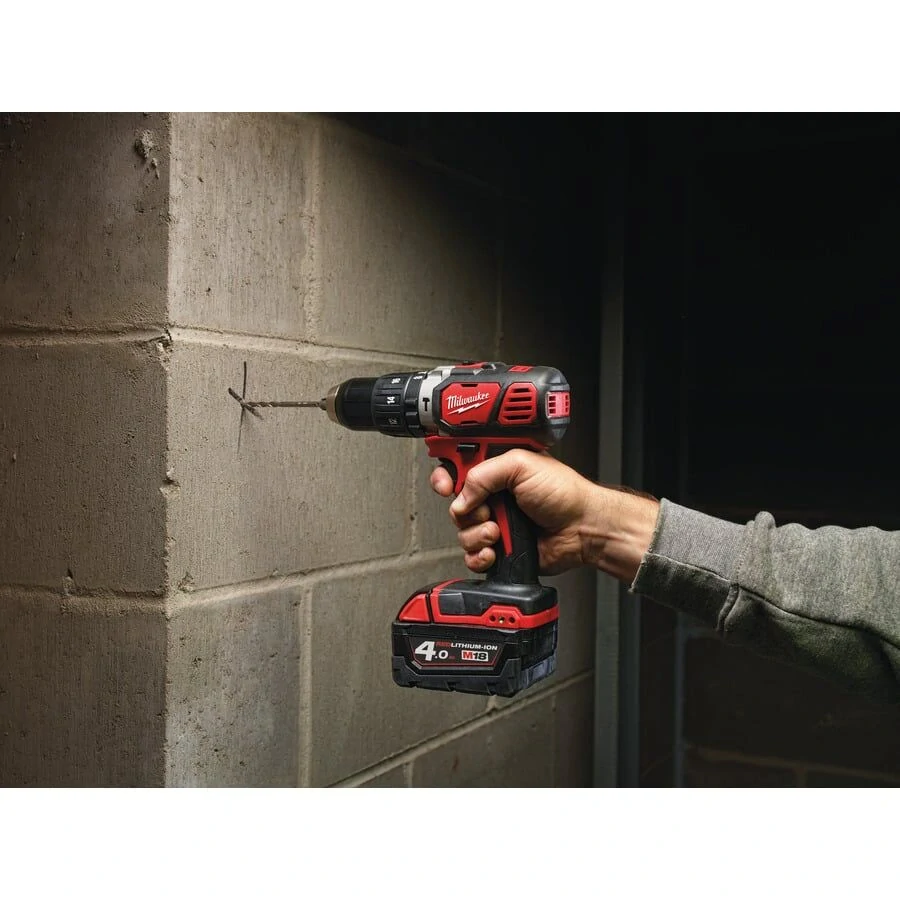 Milwaukee M18 BPD-402C kompaktní příklepová vrtačka M18™