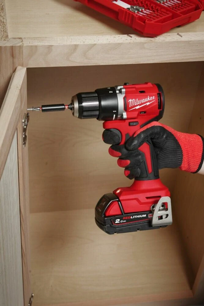 Milwaukee M18BLDDRC-202C aku vrtačka bez příklepu 61 Nm